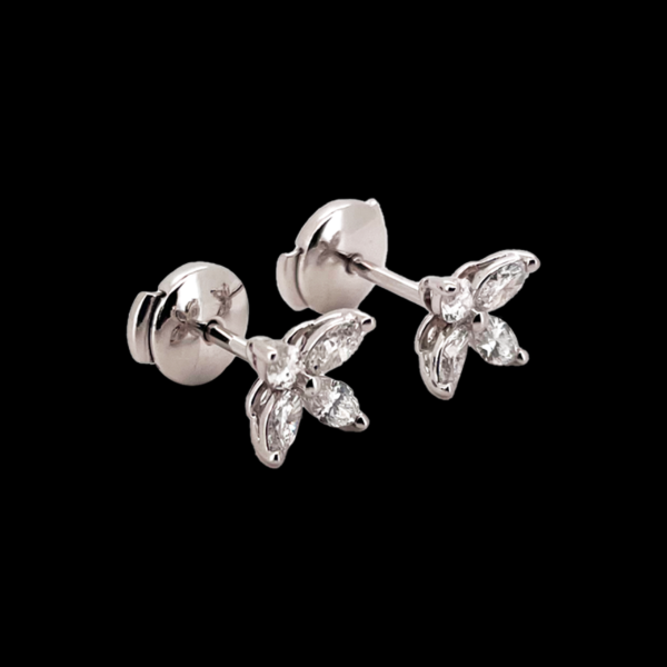 BOUCLES D'OREILLES TIFFANY & CO "VICTORIA" PLATINE ET DIAMANTS – Image 3