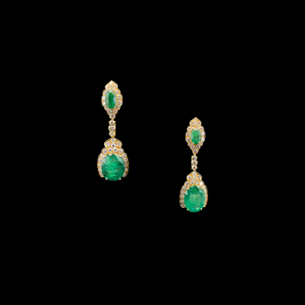 BOUCLES D'OREILLES OR JAUNE SERTIES EMERAUDES ET DIAMANTS – Image 4