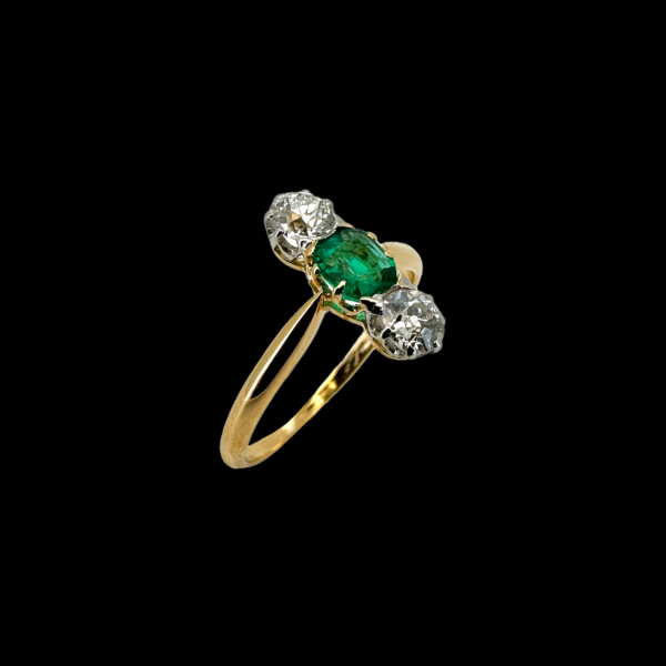 BAGUE EN OR JAUNE 750 VINTAGE DIAMANTS ET ÉMERAUDE – Image 3