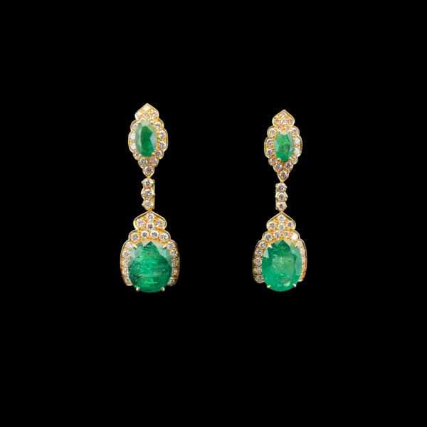BOUCLES D'OREILLES OR JAUNE SERTIES EMERAUDES ET DIAMANTS