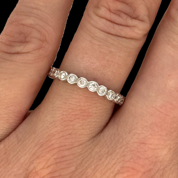 BAGUE TOUR COMPLET OR GRIS 750 ET DIAMANTS – Image 4