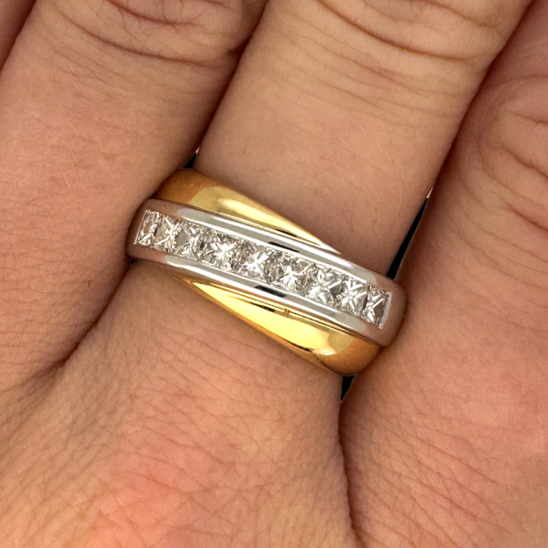 BAGUE CARL BUCHERER OR JAUNE ET GRIS ET DIAMANTS – Image 4