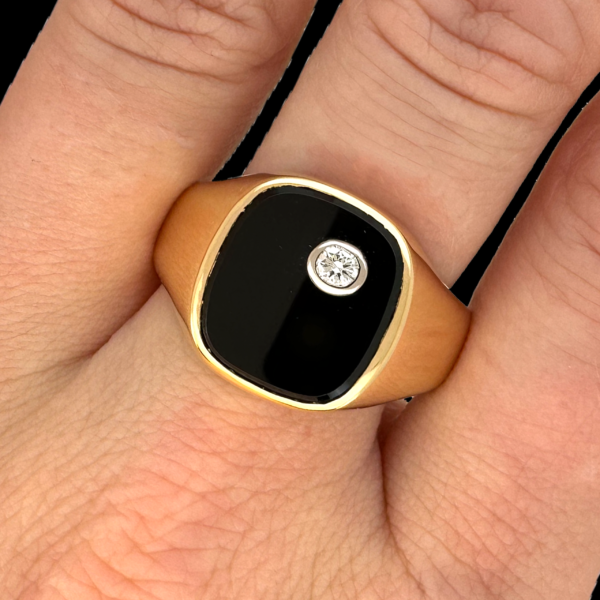 BAGUE CHEVALIÈRE OR JAUNE 750 DIAMANT ET ONYX – Image 4