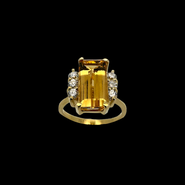 BAGUE OR JAUNE 750 SERTIE D'UNE CITRINE ET DE DIAMANTS