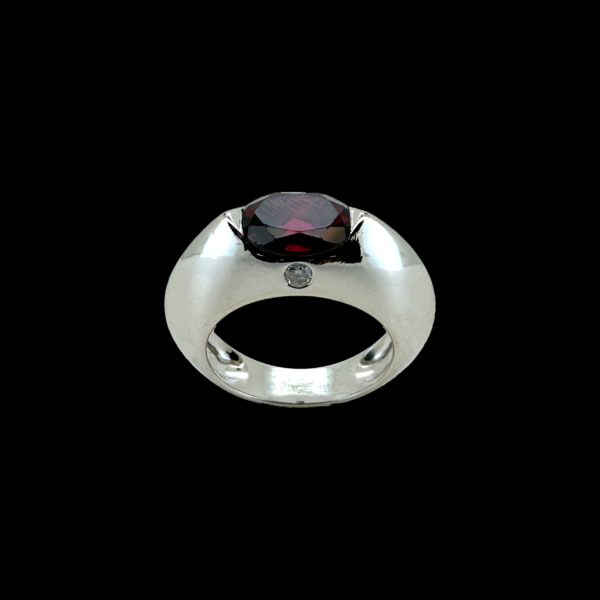BAGUE PIAGET EN OR GRIS RHODOLITE ET DIAMANT