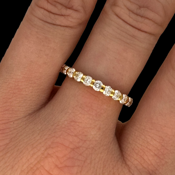 BAGUE TOUR COMPLET EN OR JAUNE 750 SERTIE DE DIAMANTS – Image 4