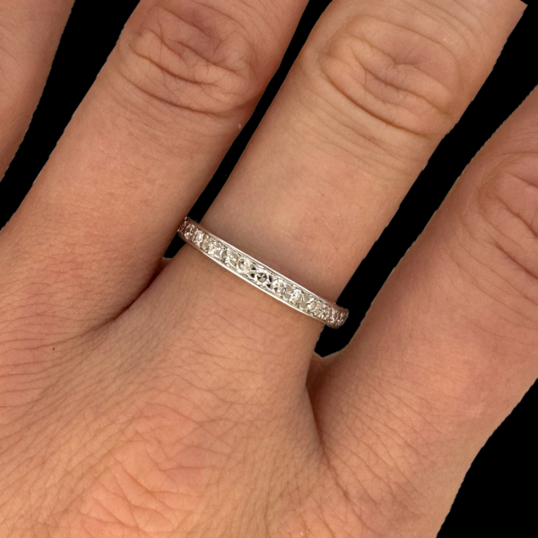BAGUE TOUR COMPLET SERTIE DE DIAMANTS OR GRIS 18 CARATS – Image 4