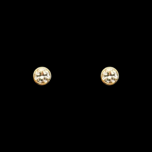 BOUCLES D'OREILLES CLOUS EN OR JAUNE 750 DIAMANTS
