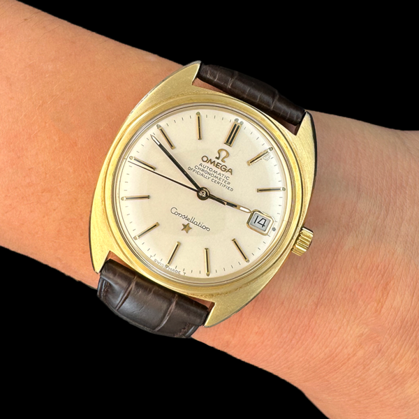 MONTRE OMEGA CONSTELLATION C-SHAPE PLAQUÉ OR ACIER – Image 4