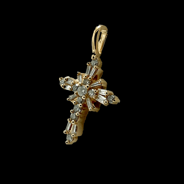 PENDENTIF CROIX EN OR JAUNE DIAMANTS – Image 2