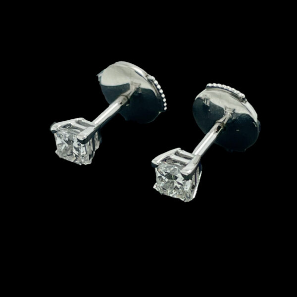 BOUCLE D'OREILLE CLOUS OR GRIS 750 DIAMANTS – Image 2