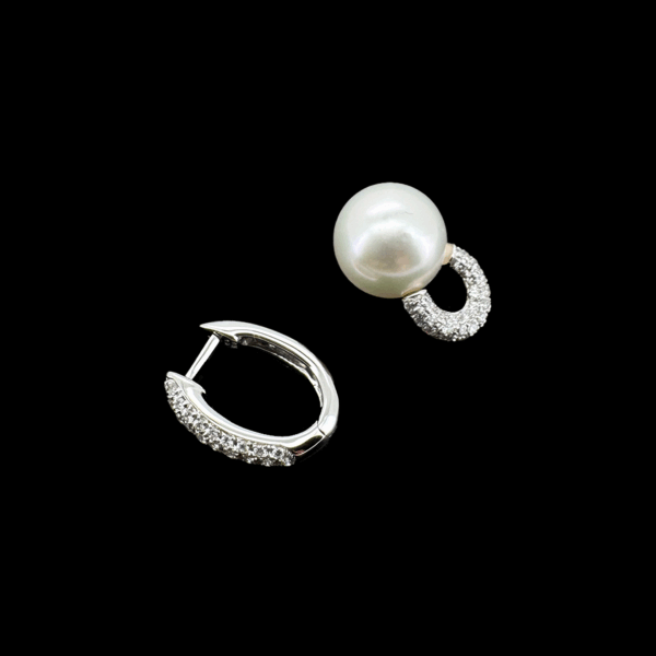 BOUCLES D'OREILLES PERLES OR GRIS 750 DIAMANTS – Image 3